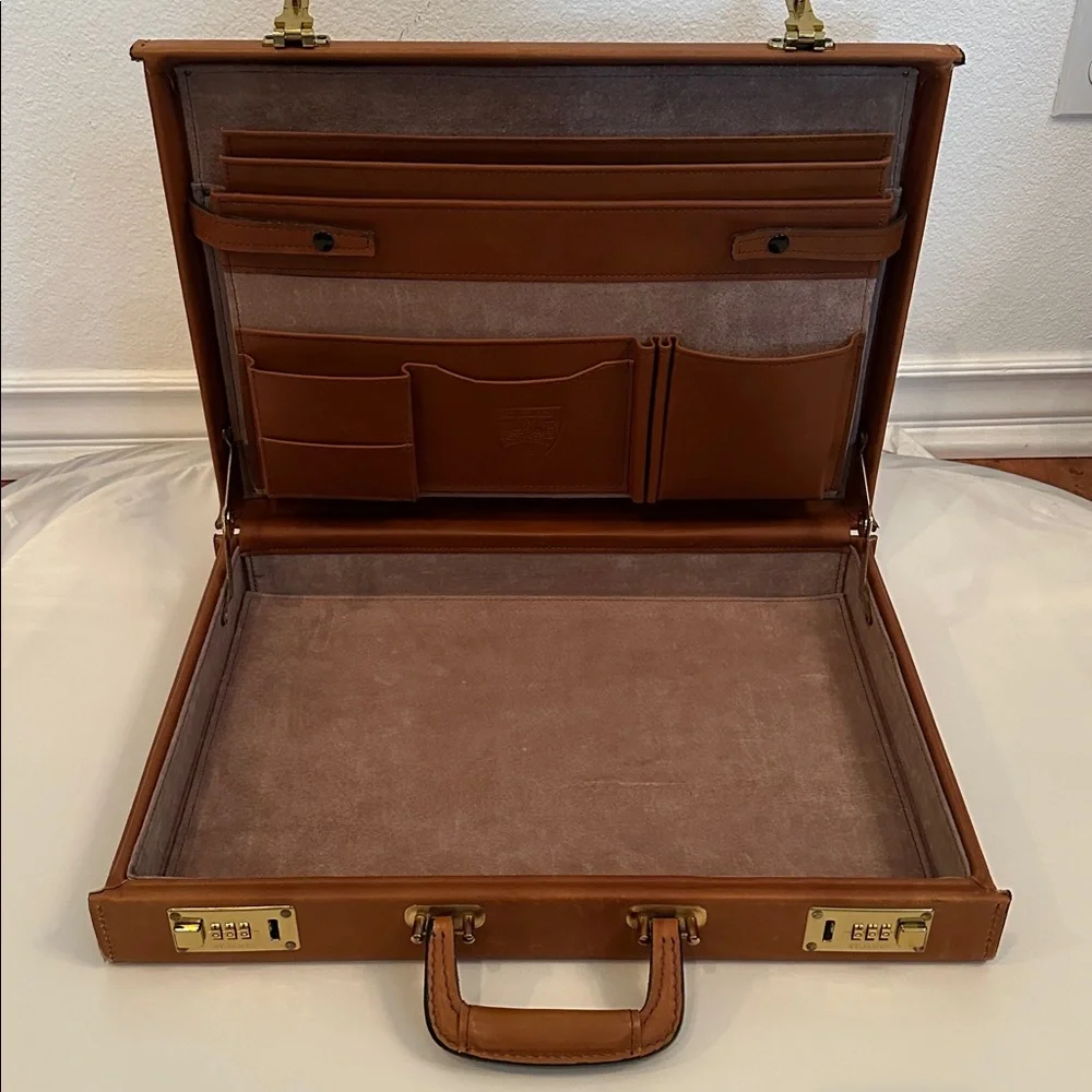 St. James Vintage‎ Tan Leather Attache 18